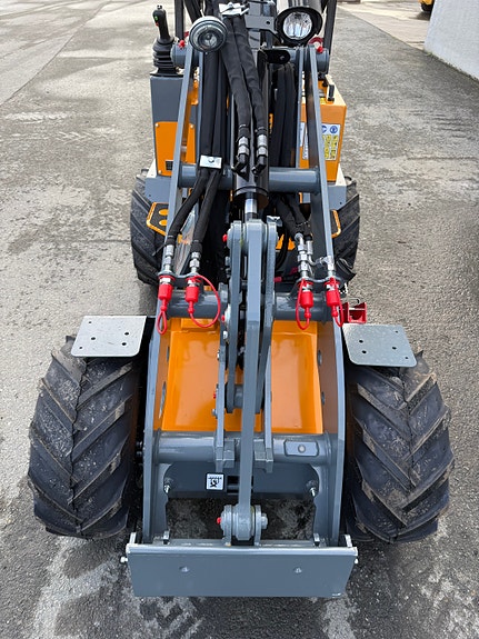 Giant G1100 7 of 9