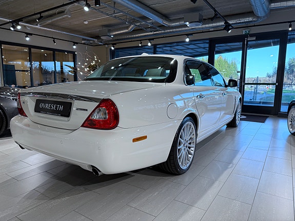 Jaguar XJ 5 of 27