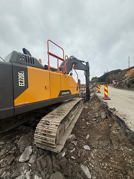 Volvo Ec220el 2 of 15