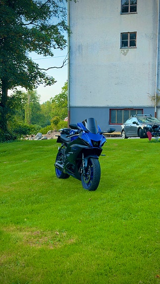 Yamaha R7 6 of 25