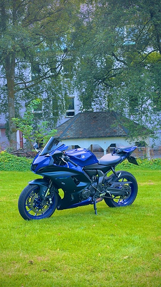 Yamaha R7 3 of 25