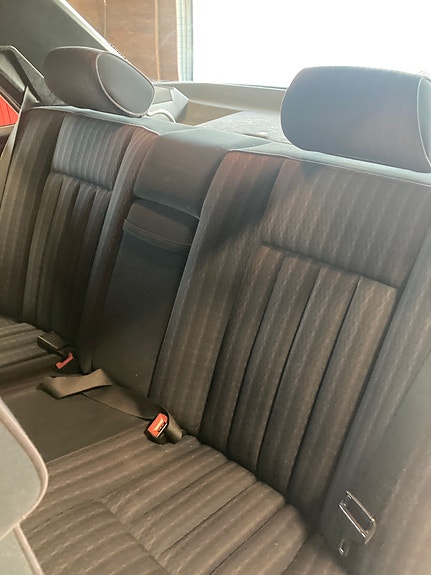 Mercedes-Benz 250 D 7 of 10