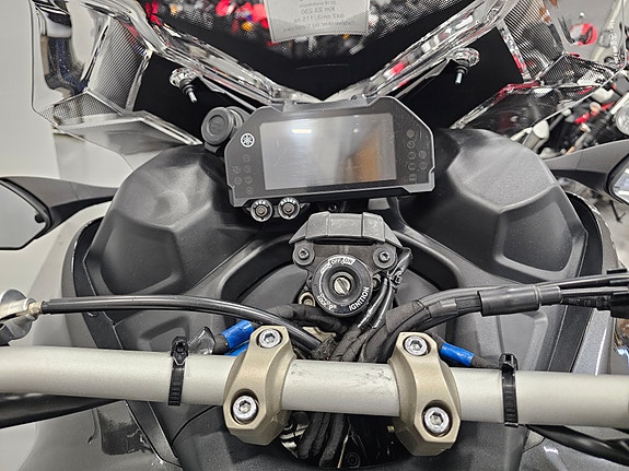 Yamaha MXT 850 Niken 11 of 11