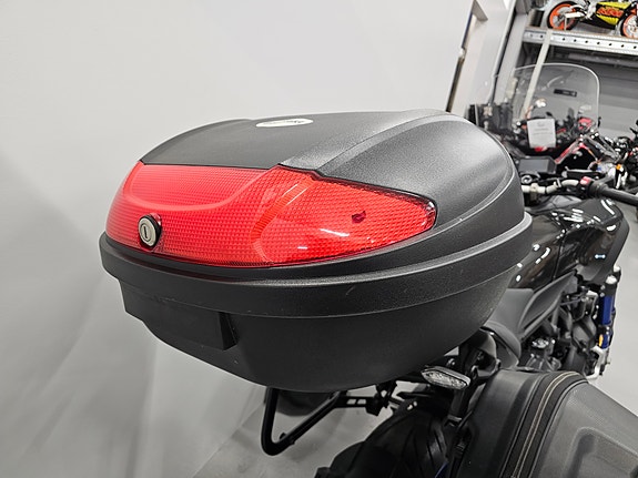 Yamaha MXT 850 Niken 7 of 11