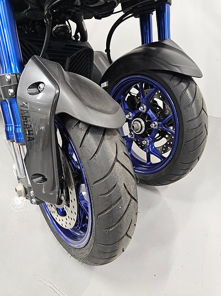 Yamaha MXT 850 Niken 3 of 11