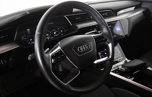 Audi e-tron 5 of 5