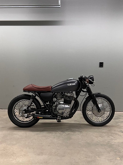 Yamaha XS 400 cafe-racer 4 of 9