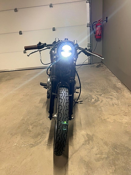 Yamaha XS 400 cafe-racer 9 of 9