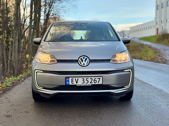 Volkswagen UP! 4 of 5