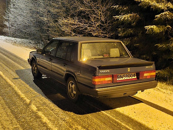 Volvo 740 3 of 5