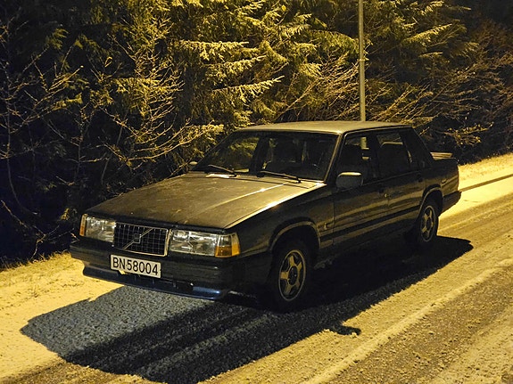 Volvo 740 2 of 5