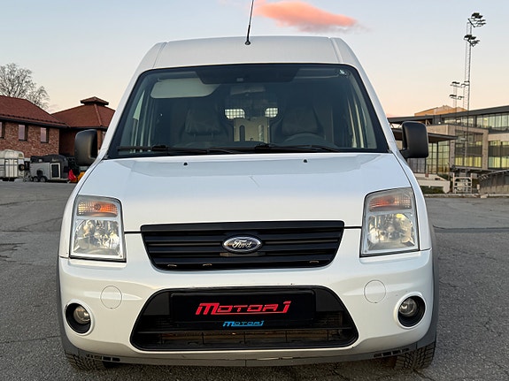 Ford Transit Connect 3 of 13