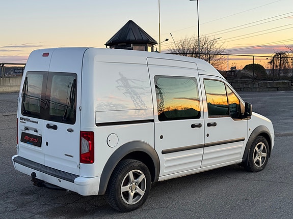 Ford Transit Connect 7 of 13