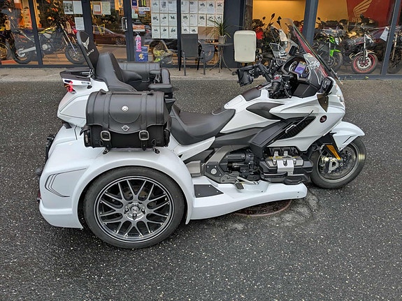 Honda GL 1800 Goldwing Trike 2 of 5