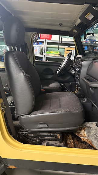 Jeep Wrangler 9 of 30