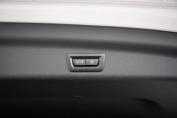 BMW iX1 23 of 24