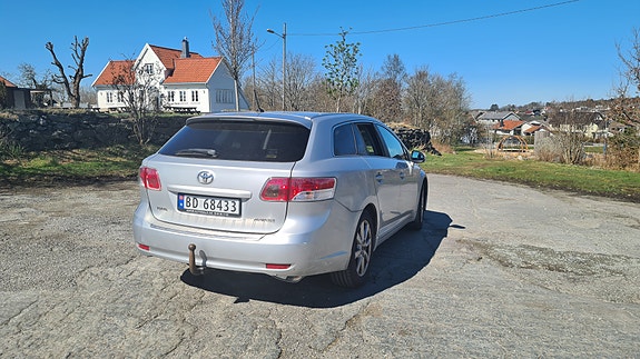 Toyota Avensis 5 of 5