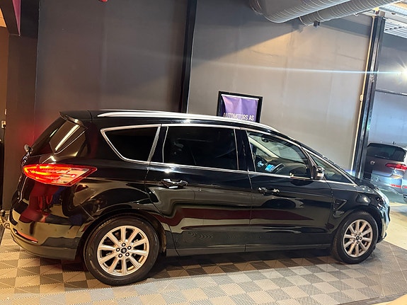 Ford S-MAX 4 of 5