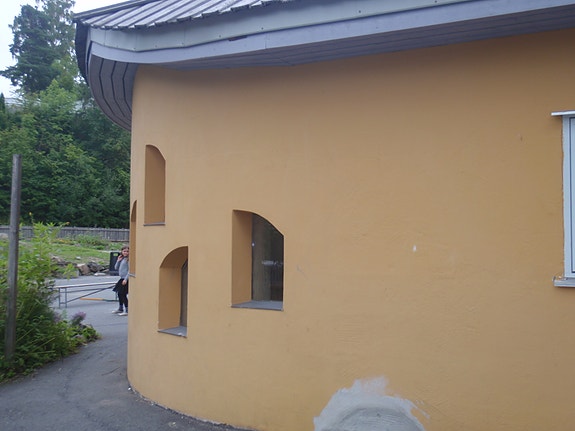 Utenfor 2.klasse garderoben.