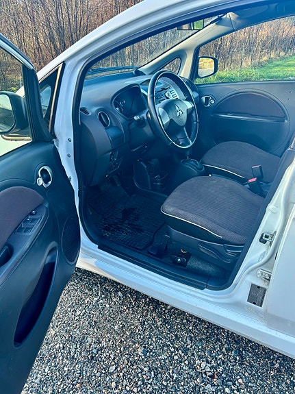 Mitsubishi i-Miev 9 of 15