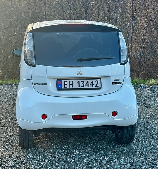 Mitsubishi i-Miev 7 of 15