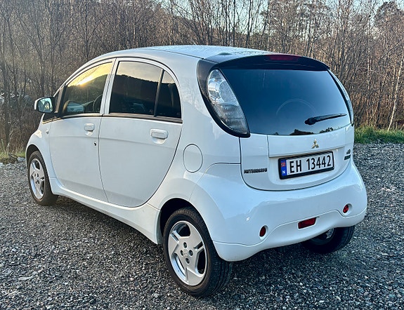 Mitsubishi i-Miev 8 of 15