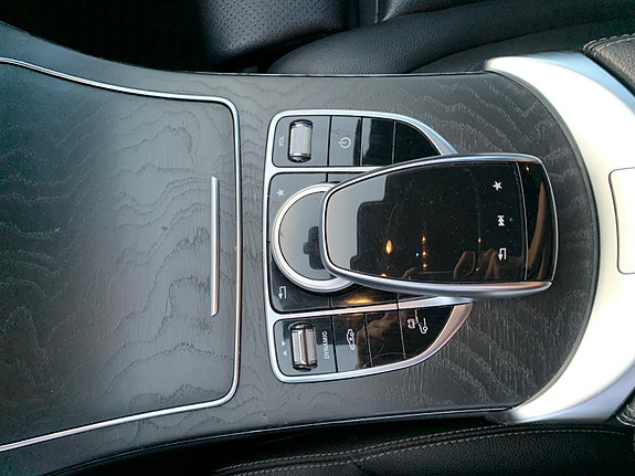 Mercedes-Benz C350 e 2 of 14
