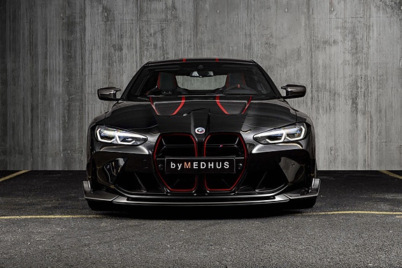 BMW M4 4 of 5