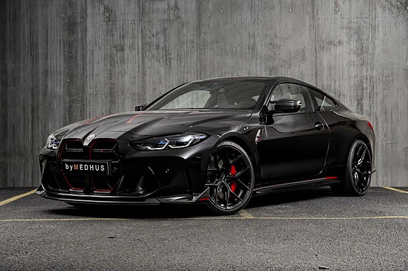 BMW M4 3 of 5