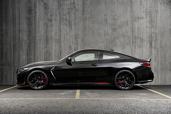 BMW M4 2 of 5