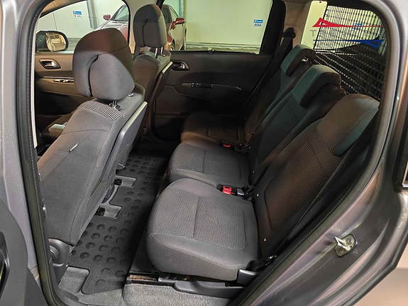 Peugeot 5008 11 of 24
