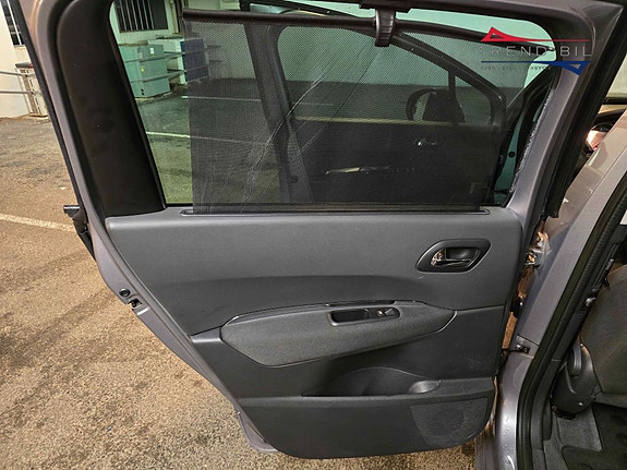 Peugeot 5008 10 of 24