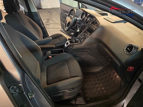 Peugeot 5008 17 of 24