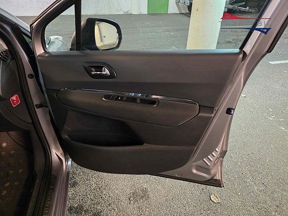 Peugeot 5008 16 of 24