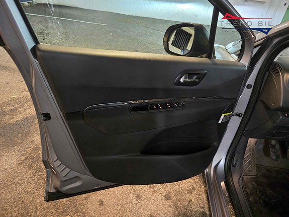 Peugeot 5008 8 of 24