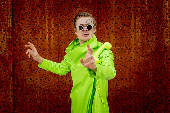 Vi når også ungdommer, unge voksne og unge skrivetalenter med våre aktiviteter.