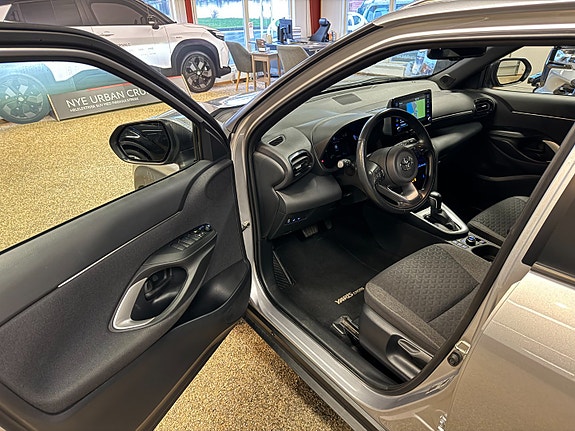Toyota Yaris Cross 10 of 30