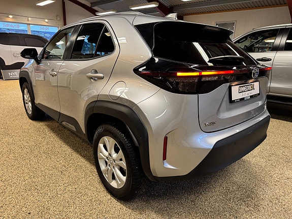 Toyota Yaris Cross 4 of 30