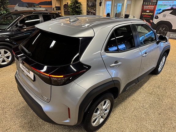 Toyota Yaris Cross 6 of 30