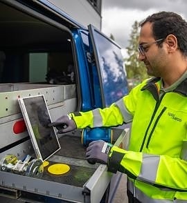 Vi har eget verksted og lager, med det nyeste i bransjen tilgjengelig.