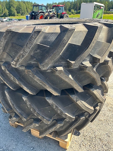 Trelleborg Hjul kompl svarte felger TM800 540/65-30-650/65-42