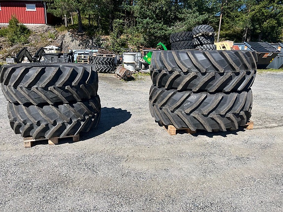 Trelleborg Hjul kompl svarte felger TM800 540/65-30-650/65-42
