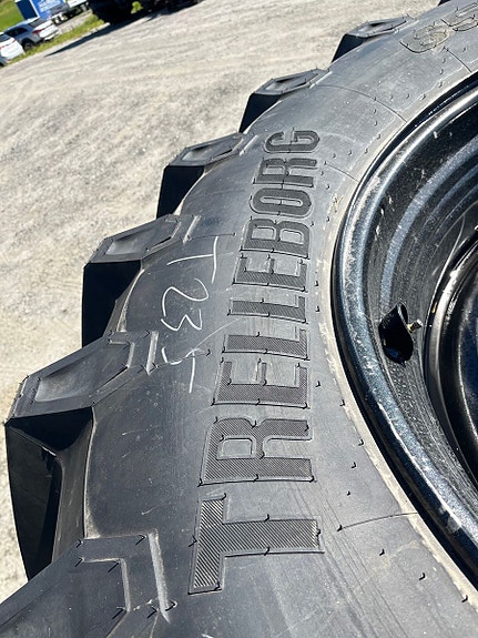 Trelleborg Hjul kompl svarte felger TM800 540/65-30-650/65-42