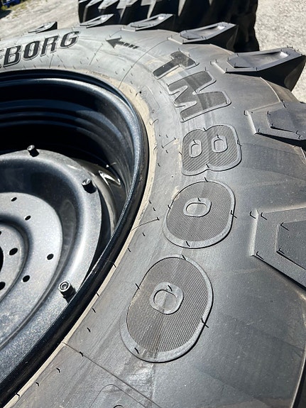 Trelleborg Hjul kompl svarte felger TM800 540/65-30-650/65-42