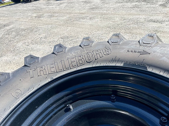 Trelleborg Hjul kompl svarte felger TM800 540/65-30-650/65-42