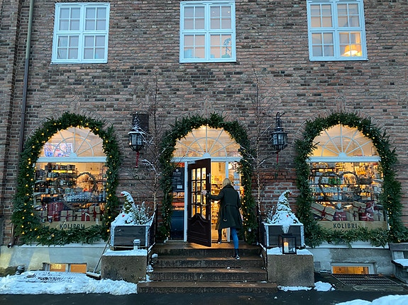 Kolibri på Damplassen - pyntet til Jul