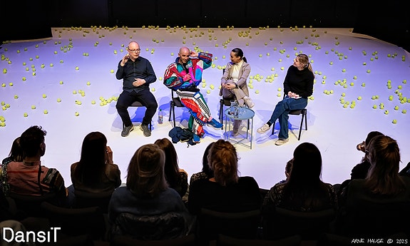 Kunstnersamtale Multiplié dansefestival 2025 / Rosendal Teater, Sal 2