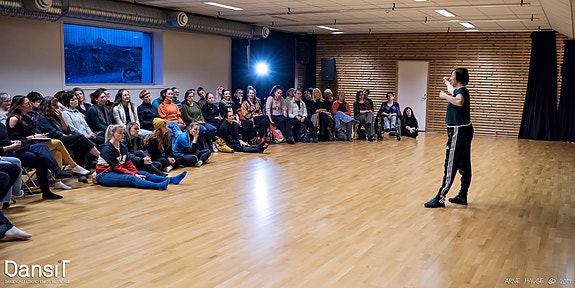 Betydningen av bevegelse - Cecilie Lindemann Steen, Multiplié dansefestival 2019 / DansiT - Svartlamon