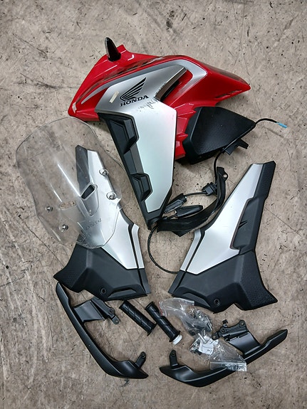 Honda CB 500 X, delesykkel (skadet) 3 of 5