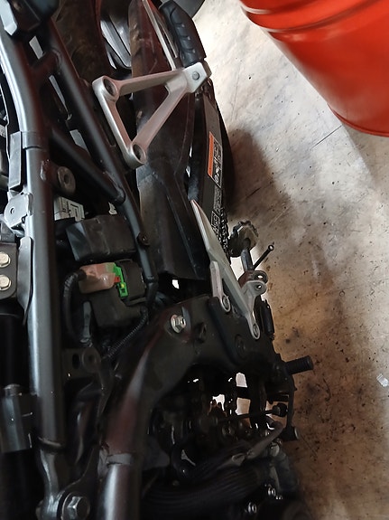 Honda CB 500 X, delesykkel (skadet) 8 of 11